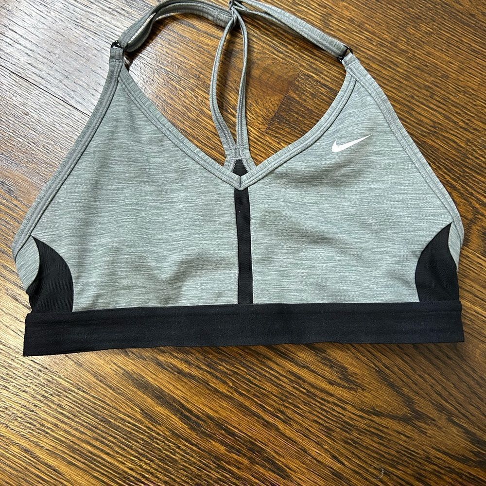 Nike Women's Gray Sports Bra - Size Small